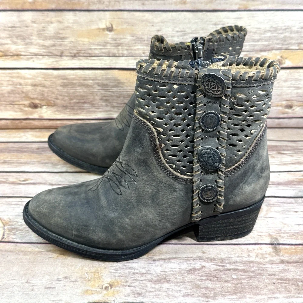 Circle G Corral Womens Brown Distressed Cutout Patterned Leather Ankle Boots 6